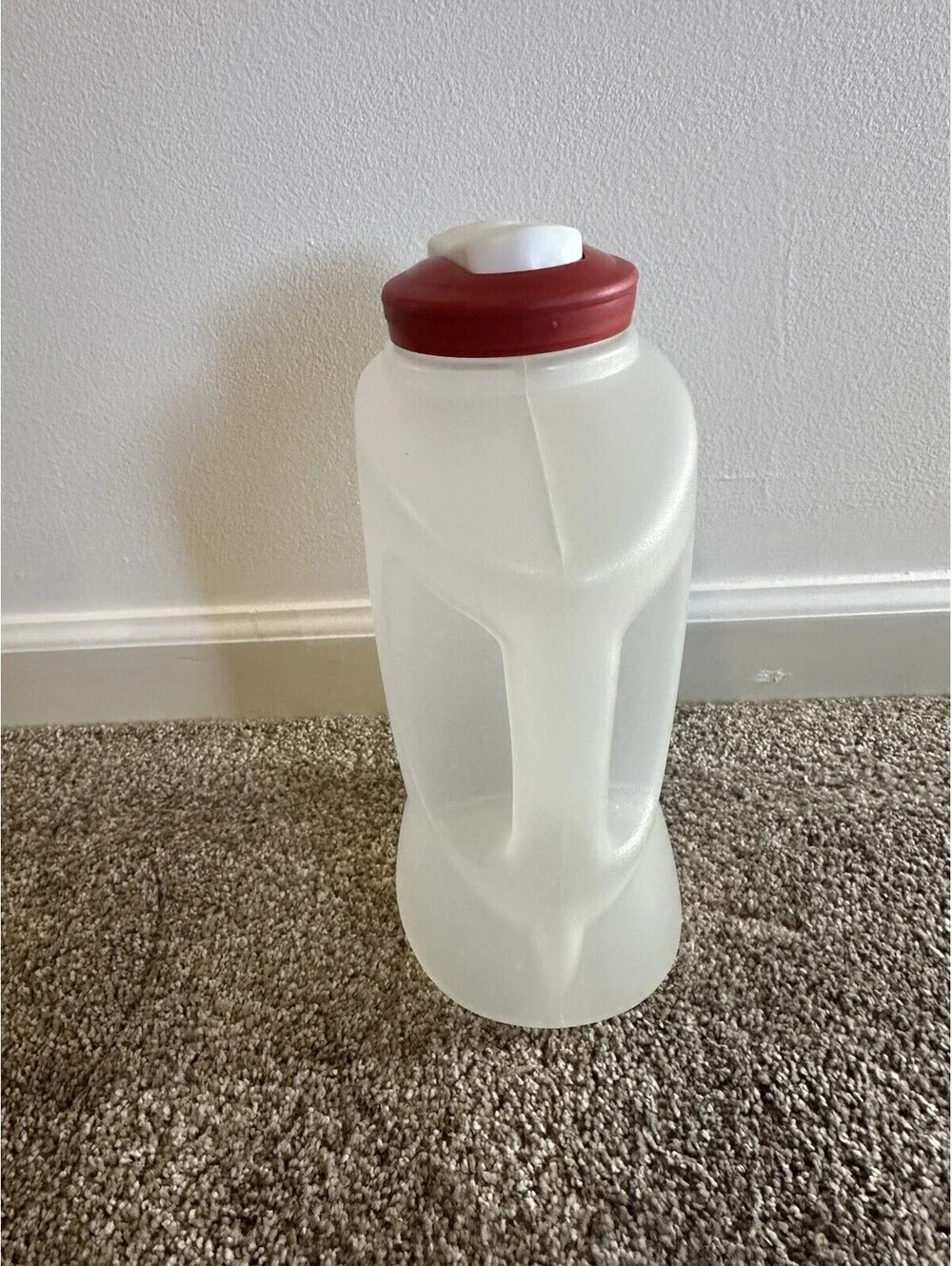Rubbermaid MixerMate 1-Gallon Pitcher Red Top / White Spout USA Made